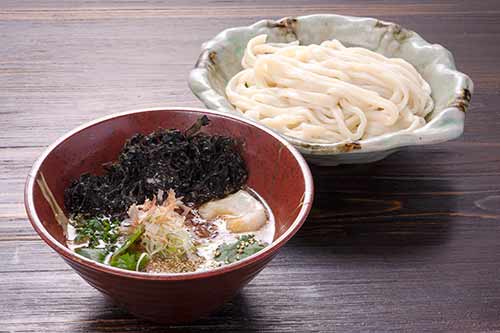 岩のりと脊脂の肉うどん（温・つけ）